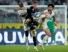 haha体育官网-赛前埃因霍温备战葡超，伤情更新细节曝光，悬念犹存，团队化学反应显著