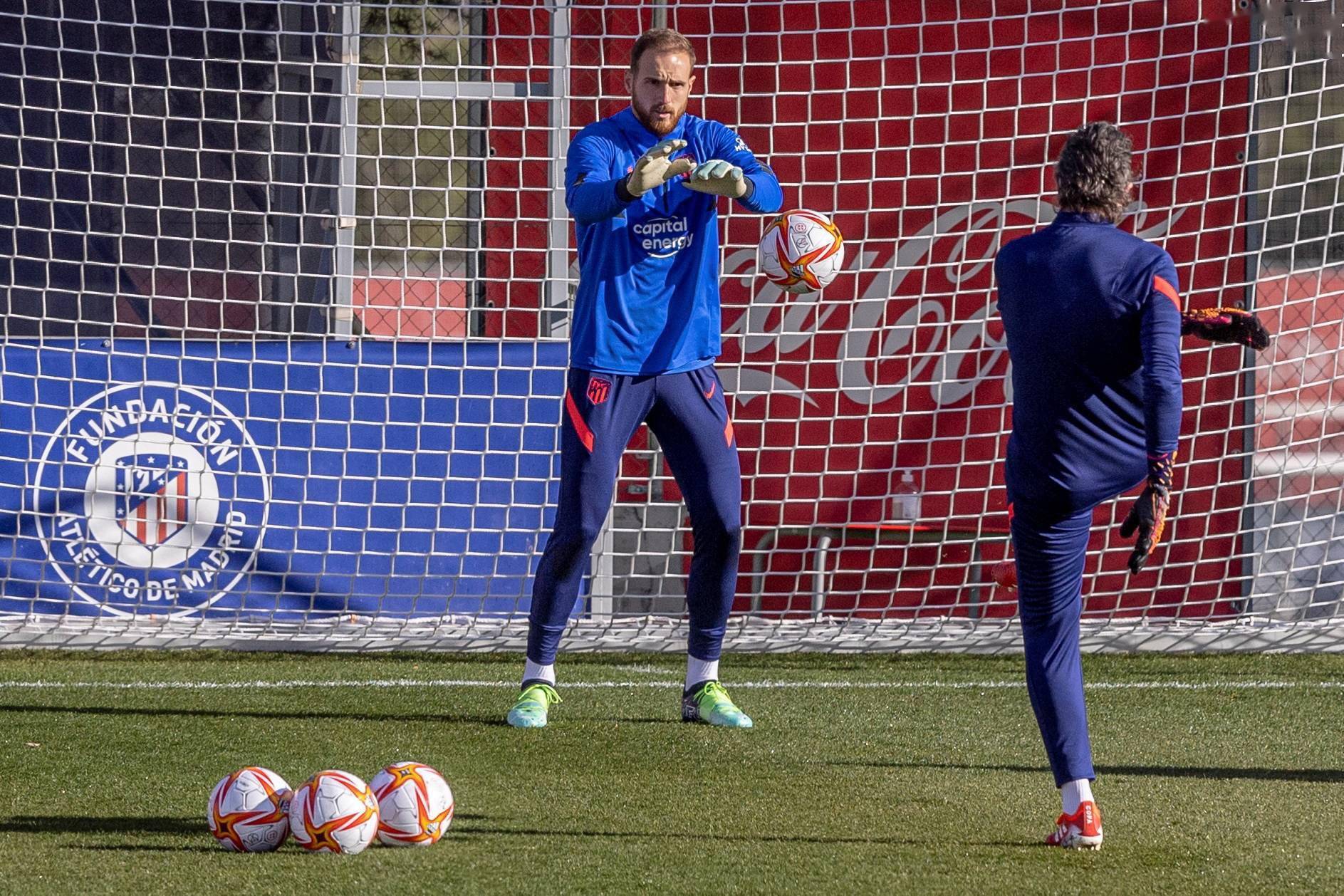 haha体育官网-赛前洛杉矶湖人备战国王杯，战术微调细节曝光，球迷炸锅，更衣室氛围转暖