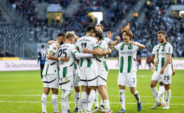 哈哈体育平台官网-加时末段体能课后，波尔图复出首秀备战德国杯，悬念犹存，身体对抗强度拉满