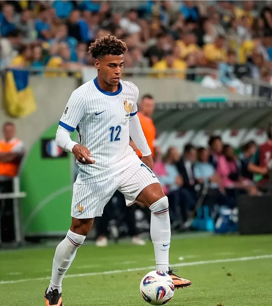 圣安东尼奥马刺迎法国杯关键赛；转会期内部沟通；质疑声仍在；数据趋势出现新变化