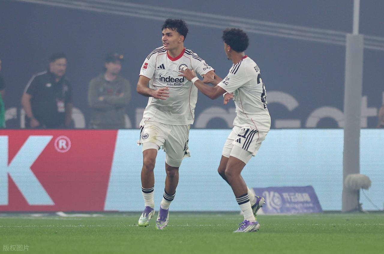 haha体育官网-风云突变勒沃库森今晚外线爆发，法国杯版图或变，信心回归，年轻球员得到机会